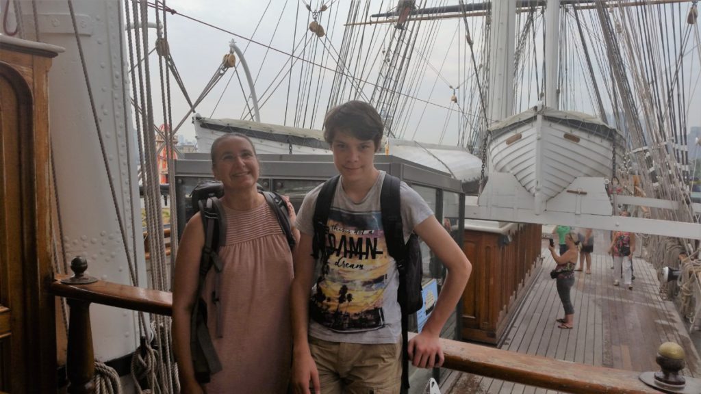 Gundula und Jonas auf der Cutty Sark in Greenwich