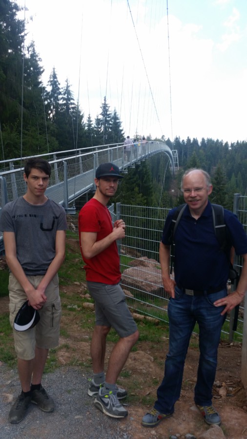 Die Schäfers vor der Hängebrücke WildLine oberhalb von Bad Wildbad 2018